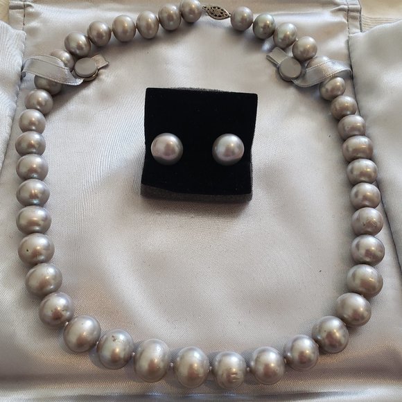 SILVER Cultured Freshwater Pearl Necklace AND Earrings - Picture 3 of 3